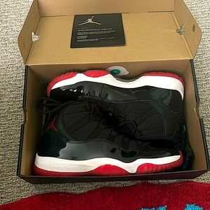 Jordan 11 Retro  Playoffs Bred (2019)